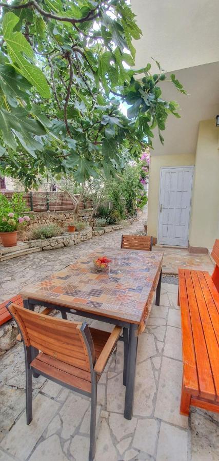 Apartmani Maja Kanica Рогозница Экстерьер фото